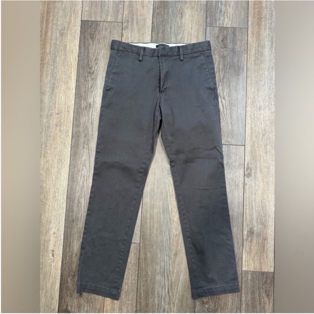 Banana Republic Men’s Classic Charcoal Gray Rapid Chinos Pants Size 31/32